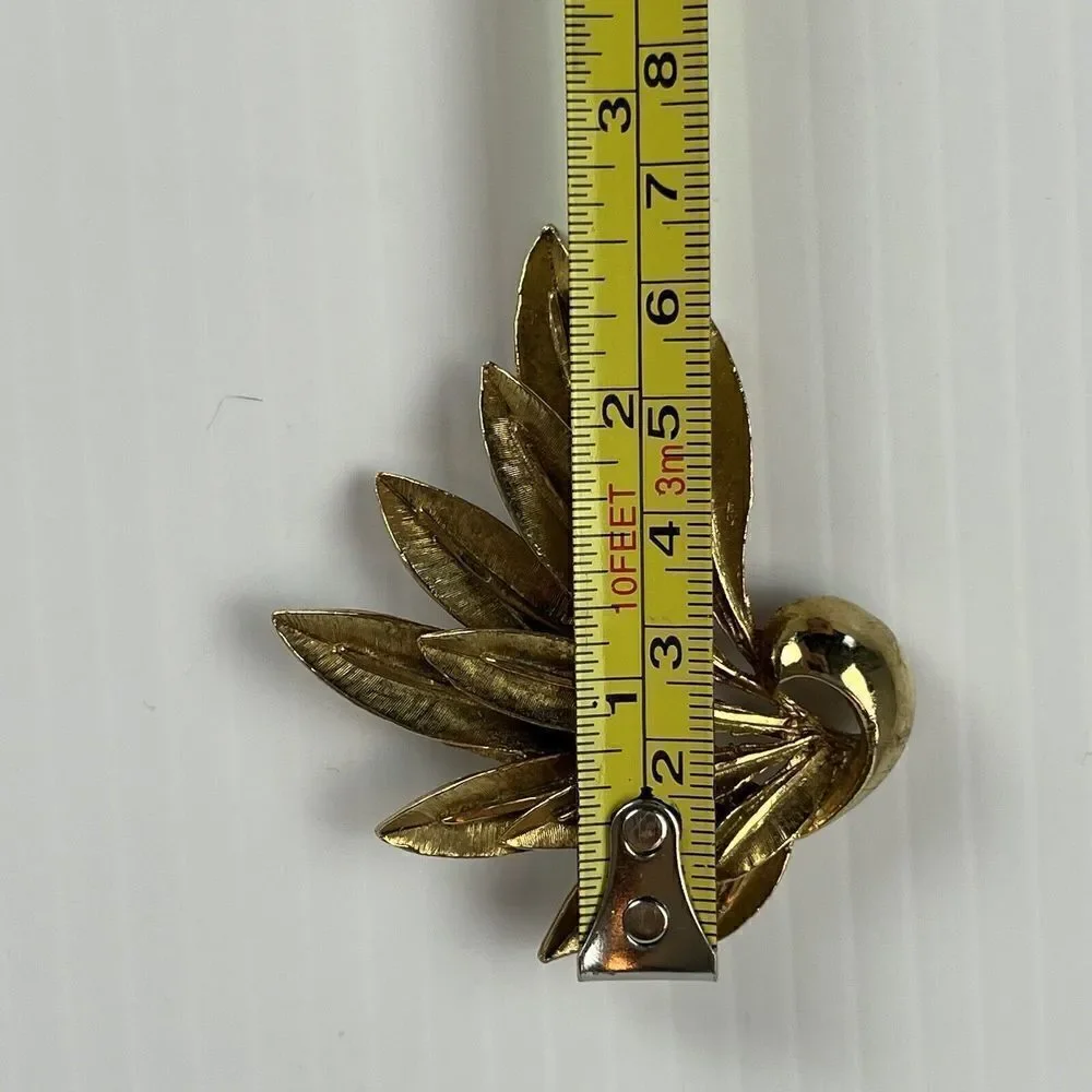 Vintage Flower Feather Texture Brooch Gold Tone Pin